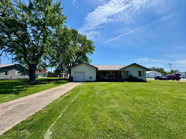203 W Callie Street, Sesser, IL 62884