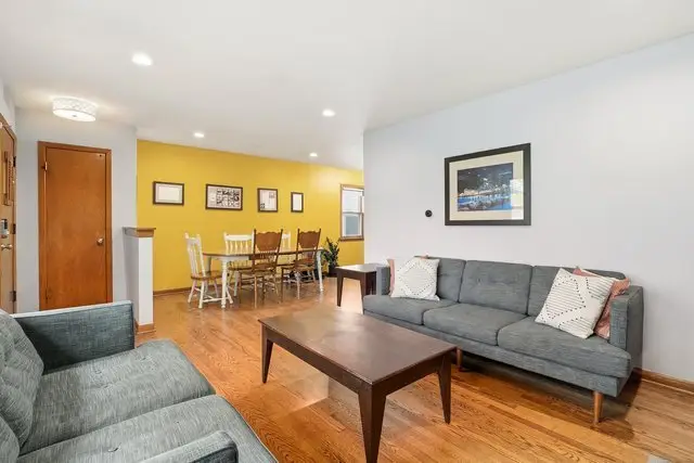 4454 N Richmond Street, Chicago, IL 60625 - #3