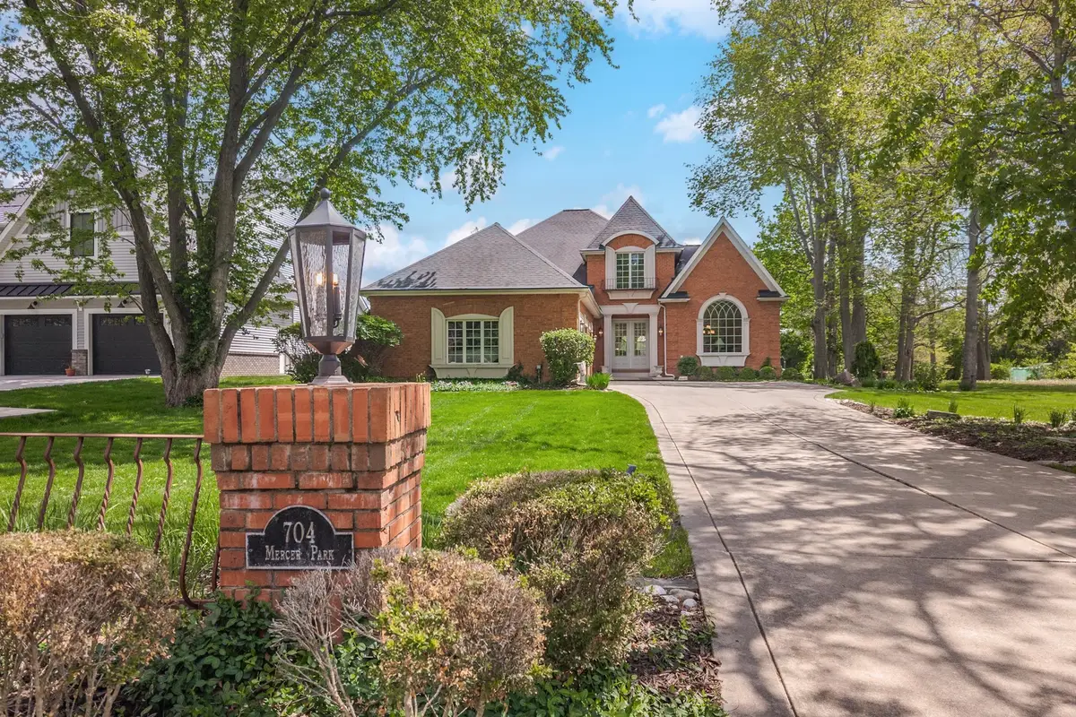 704 S Mercer Avenue, Bloomington, IL 61701 - #1