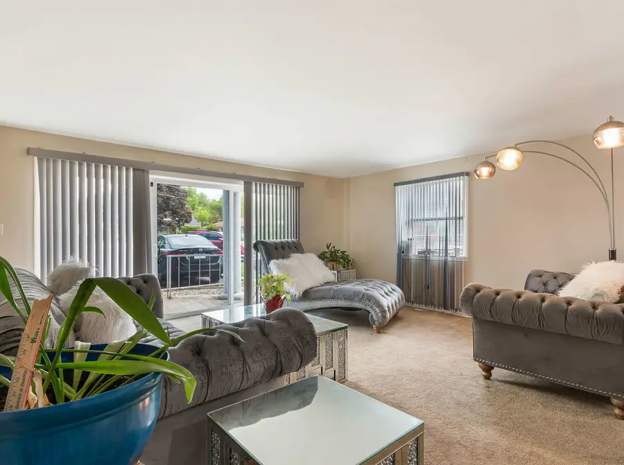 1050 S Nelson Avenue #2, Kankakee, IL 60901 - #3
