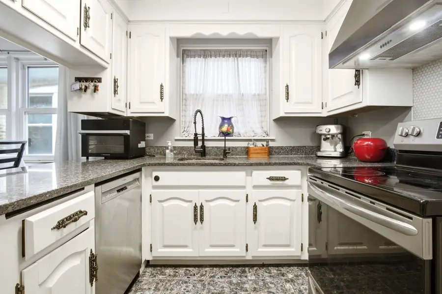 5221 N Marmora Avenue, Chicago, IL 60630 - #2