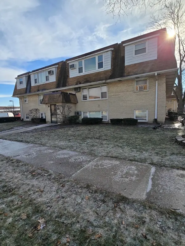 9911 W 58th Street #2, Countryside, IL 60525