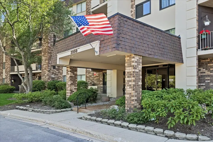 3350 N Carriageway Drive #303, Arlington Heights, IL 60004 - #2