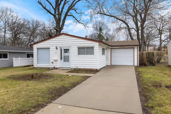 108 Walnut Drive, Streamwood, IL 60107
