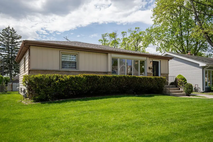 510 N Fairview Avenue, Mount Prospect, IL 60056 - #2