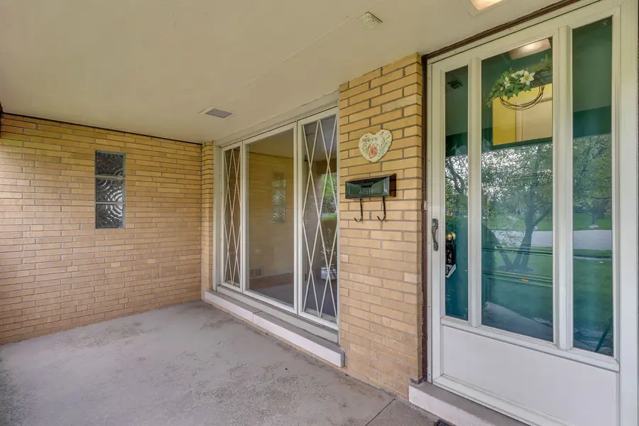 179 N Hampshire Avenue, Elmhurst, IL 60126 - #2