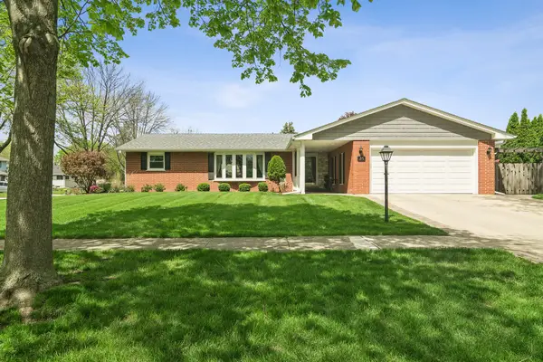 1600 E Linden Lane, Mount Prospect, IL 60056