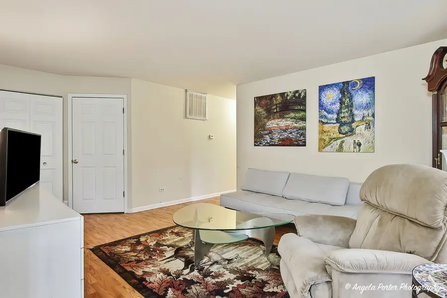 1152 N Red Oak Circle #1, Round Lake Beach, IL 60073 - #3
