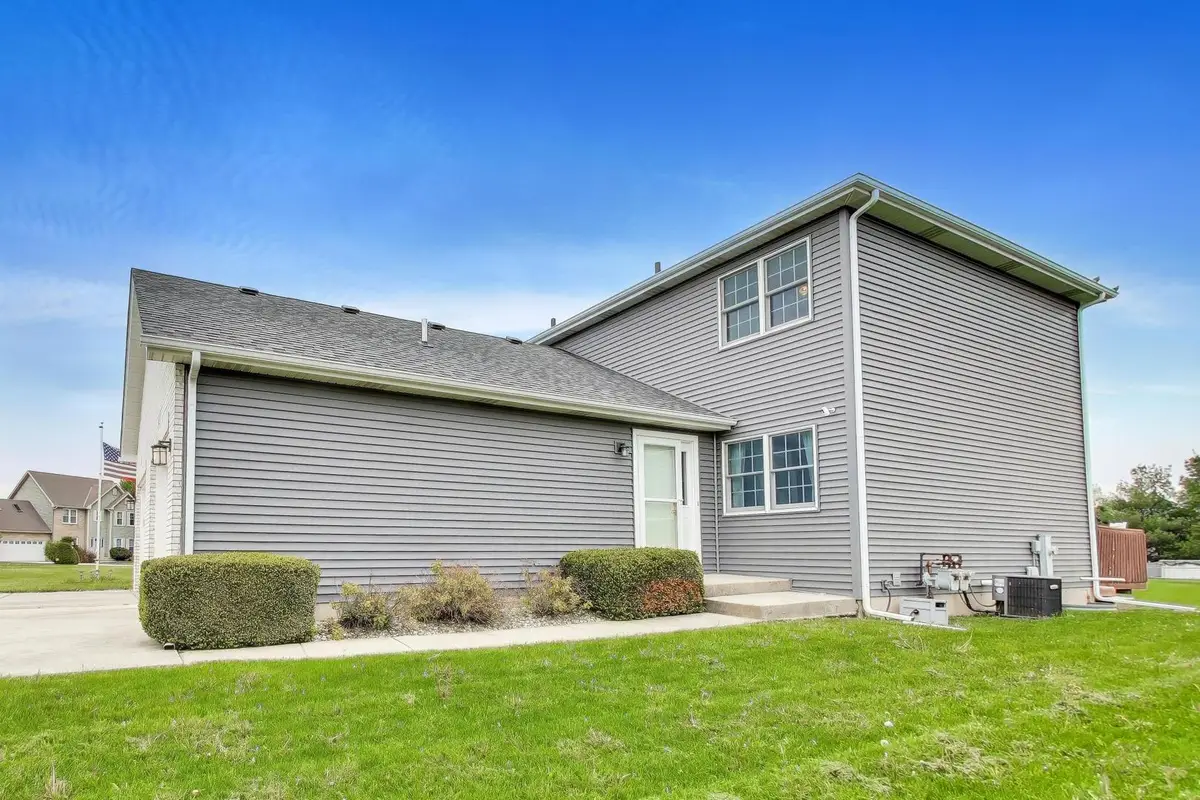 912 Whitetail Lane, Sandwich, IL 60548 - #1