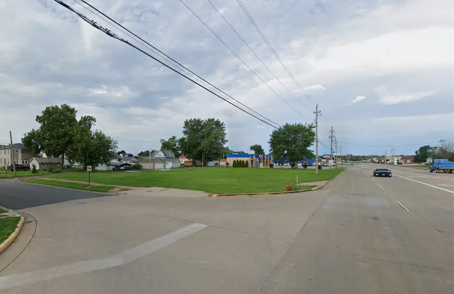 226 E 1st Avenue, Milan, IL 61264 - #3