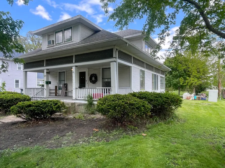 521 S Central Street, Gilman, IL 60938 - #3