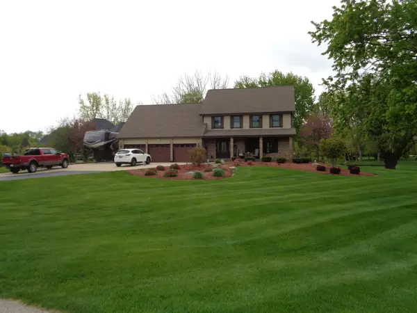 13N470 Chisholm Trail, Elgin, IL 60124