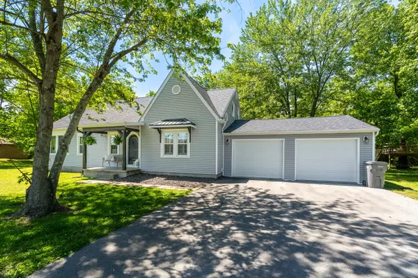 1627 S Division Street, Carterville, IL 62918