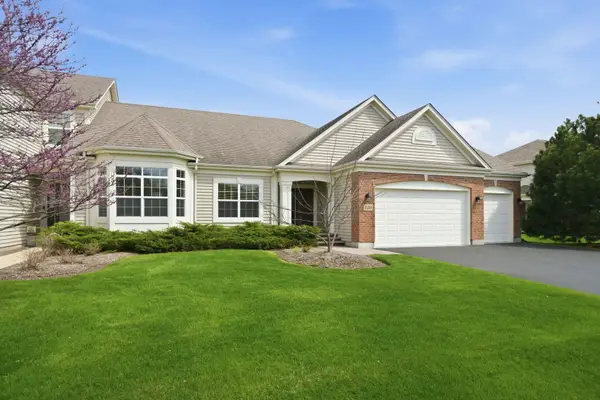 109 Valencia Parkway, Gilberts, IL 60136