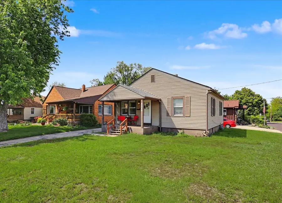 1521 Fisher Street, Pekin, IL 61554 - #3
