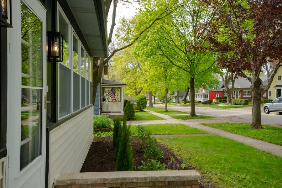 409 S 3rd Street, West Dundee, IL 60118 - #2