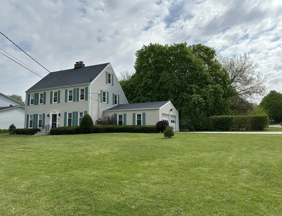 253 Park Crest Drive, Freeport, IL 61032 - #2