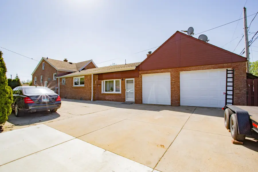 4340 Kolze Avenue, Schiller Park, IL 60176 - #2