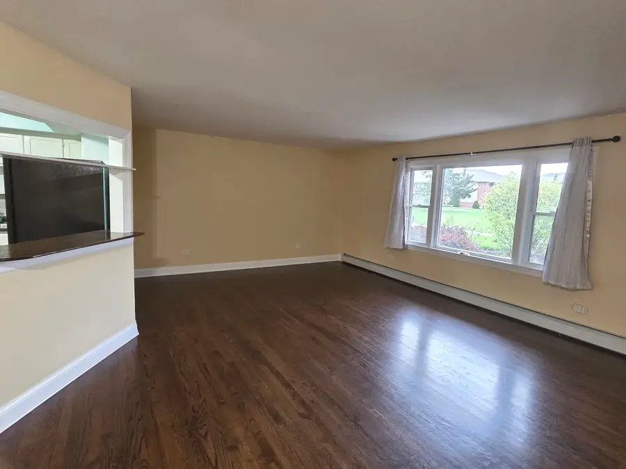 1105 Holiday Lane #6, Des Plaines, IL 60016 - #3