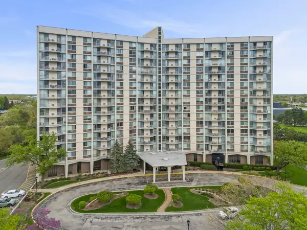 40 N Tower Road #14L, Oak Brook, IL 60523