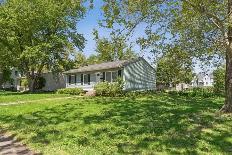 1022 W 13th Street, Davenport, IA 52804 - #2