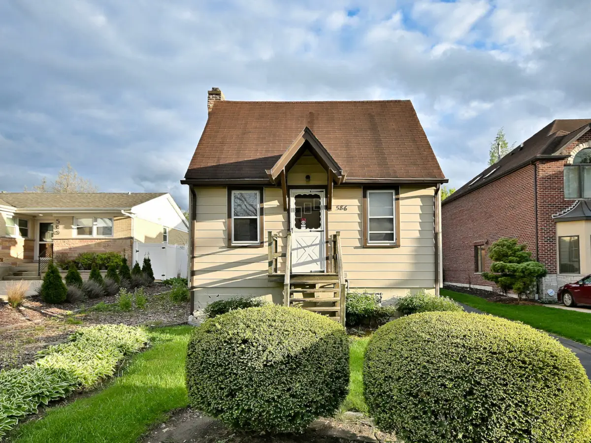 586 W Armitage Avenue, Elmhurst, IL 60126 - #1