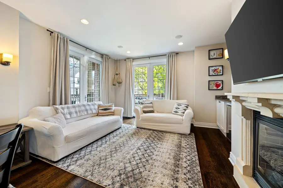 3435 W Belmont Avenue #1S, Chicago, IL 60618 - #3