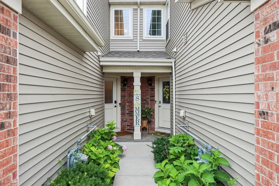 1245 Prairie View Parkway, Cary, IL 60013 - #3