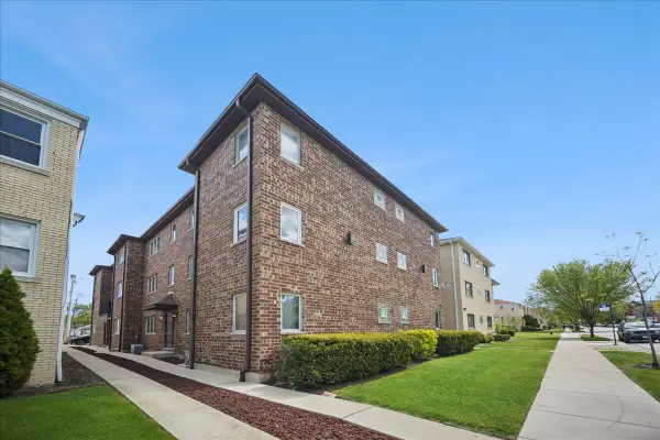 6625 N Northwest Highway #303, Chicago, IL 60631