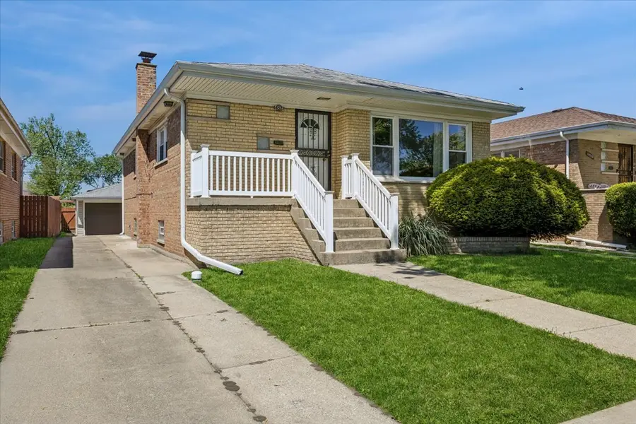14522 S Calhoun Avenue, Burnham, IL 60633 - #2