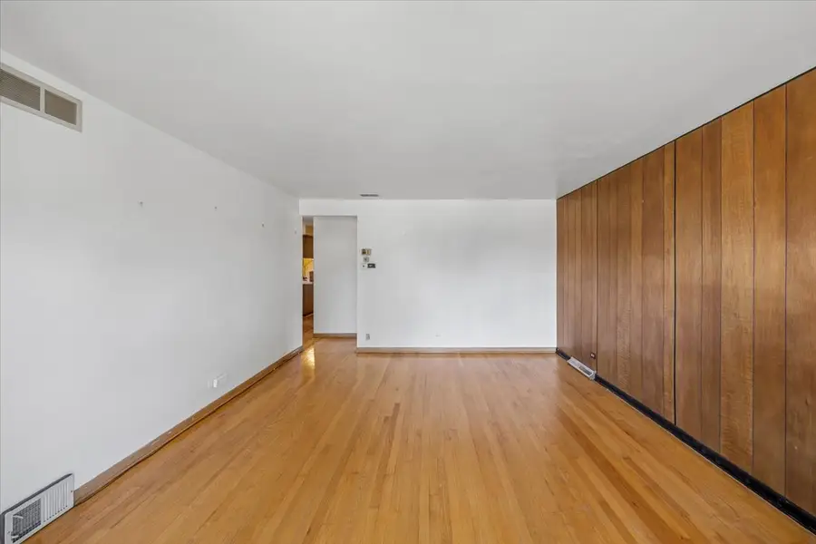 14522 S Calhoun Avenue, Burnham, IL 60633 - #3