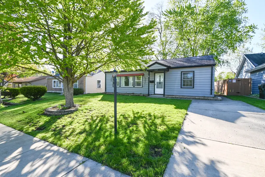 127 S Hawthorne Boulevard, Mundelein, IL 60060 - #2