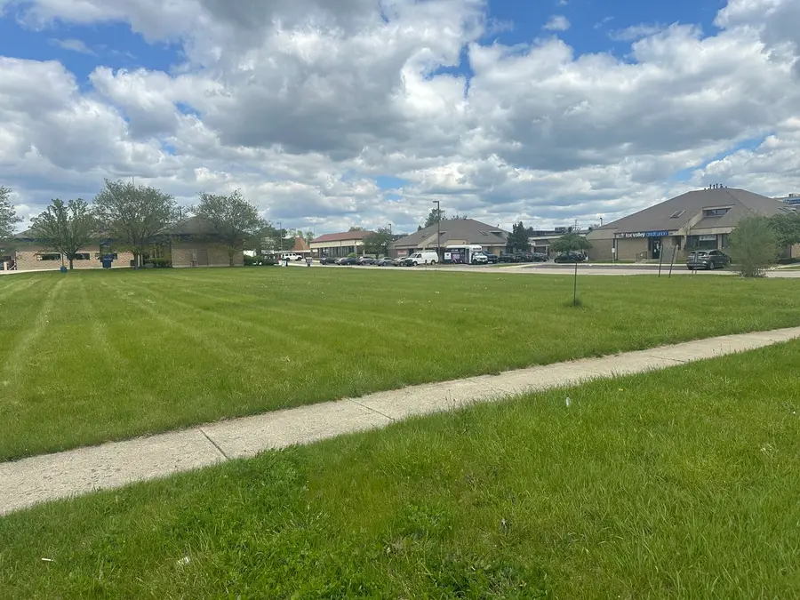 99 W Merchants Drive, Oswego, IL 60543 - #3