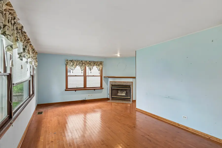 146 S Archer Avenue, Mundelein, IL 60060 - #3
