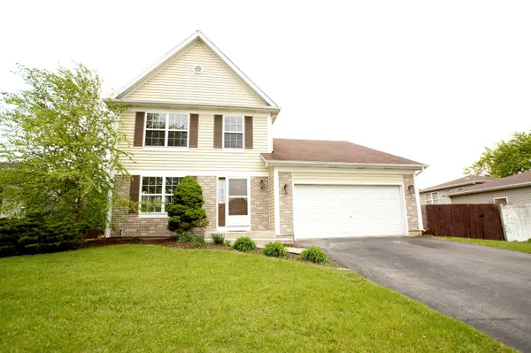 10 Beaver Creek Court, Bolingbrook, IL 60490
