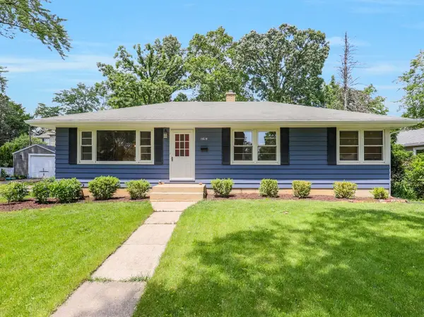 1615 E Evergreen Street, Wheaton, IL 60187