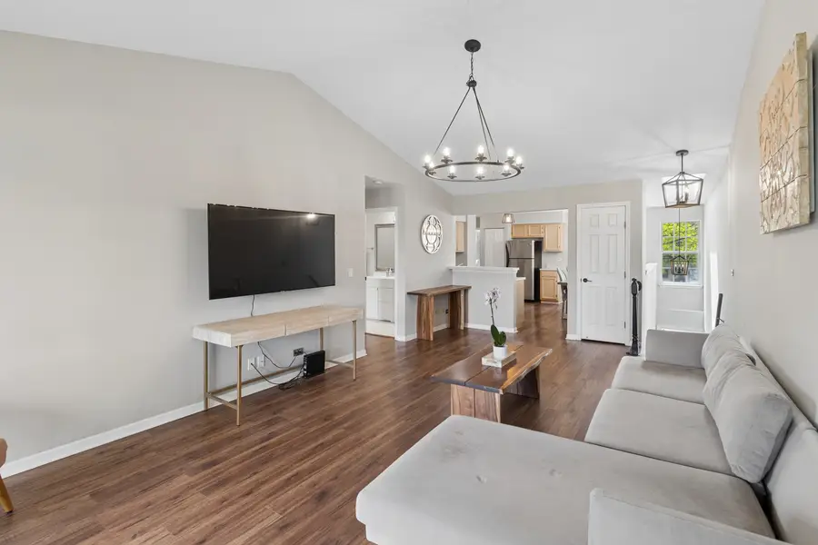 8 Tyler Court #B, Streamwood, IL 60107 - #3