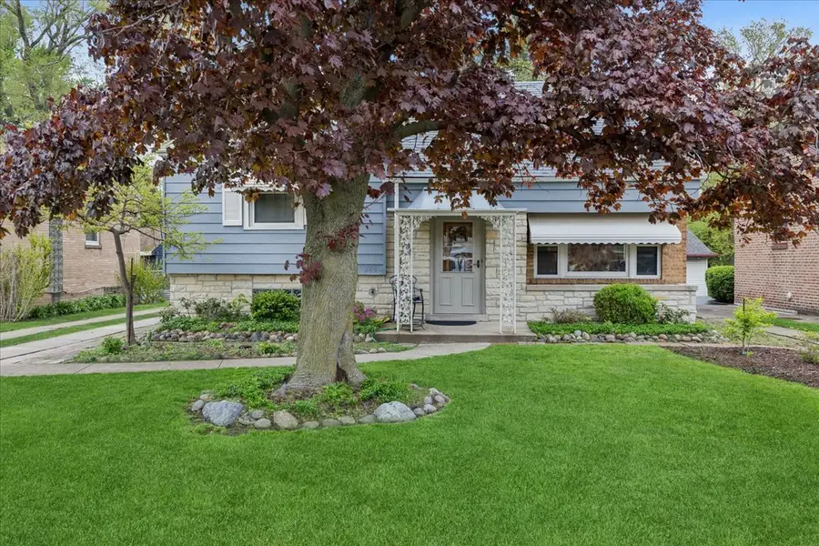 285 Desplaines Avenue, Riverside, IL 60546 - #2