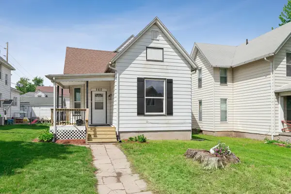 560 10th Avenue, Clinton, IA 52732