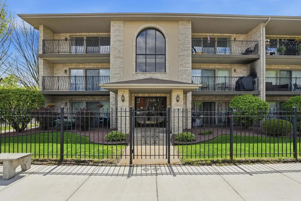 6303 W 63rd Street #3D, Chicago, IL 60638 - #1