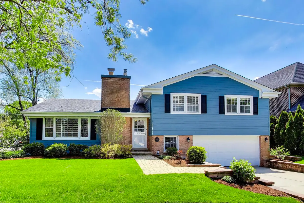 2401 Maple Avenue, Northbrook, IL 60062 - #1