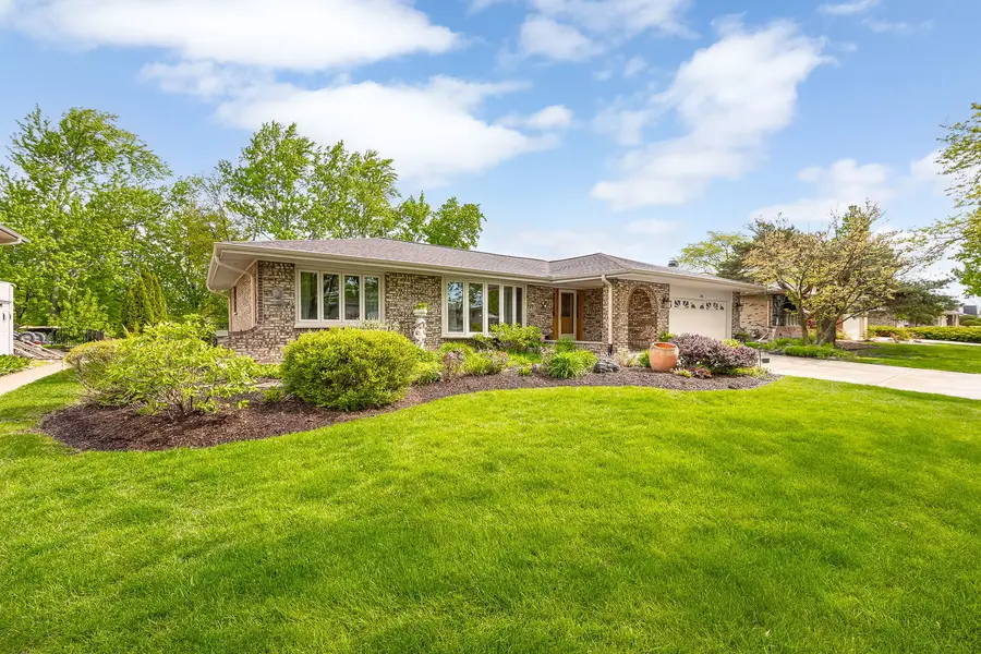 1706 Holly Avenue, Darien, IL 60561 - #2
