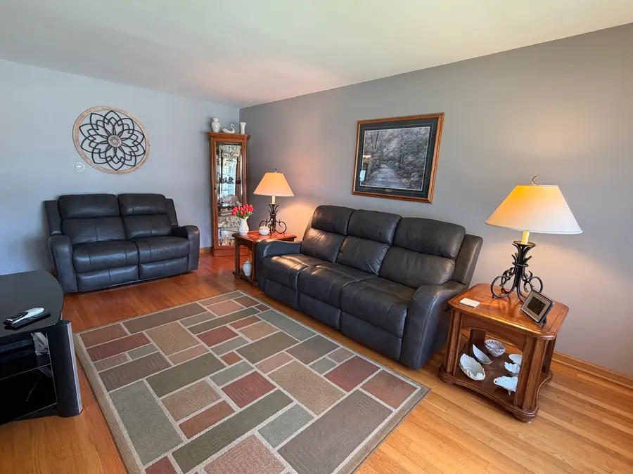 8759 Natoma Avenue, Oak Lawn, IL 60453 - #3