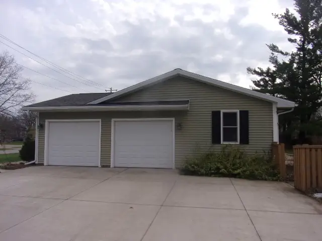 902 E Richardson Street, Farmer City, IL 61842 - #2