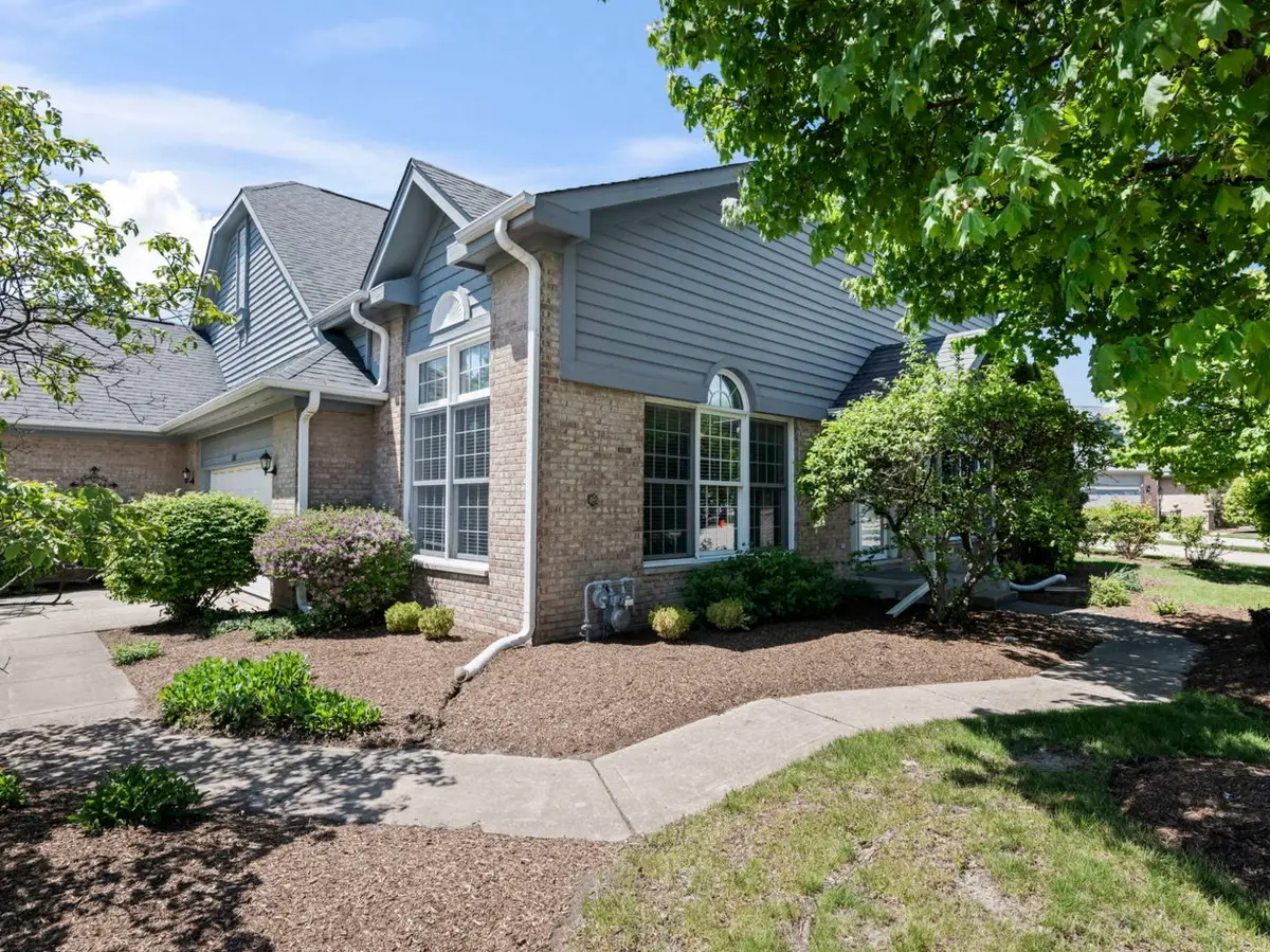 301 Lynwood Circle, Bloomingdale, IL 60108 - #1