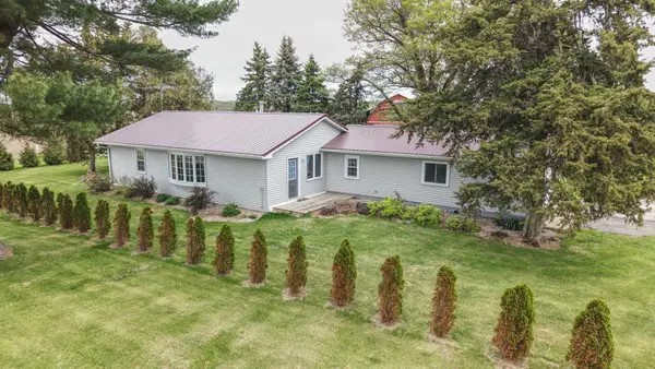 9896 Lincoln Road, Morrison, IL 61270
