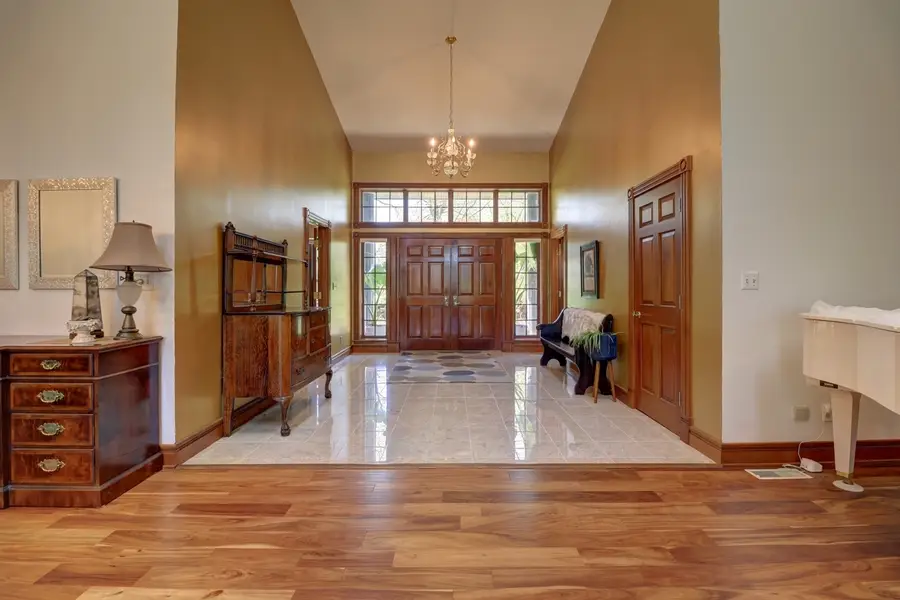 3900 Valley Oaks Drive, Clinton, IA 52732 - #3