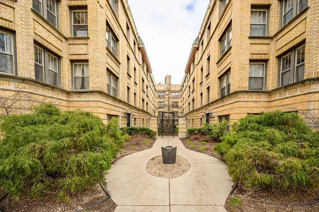 1364 W Greenleaf Avenue #1S, Chicago, IL 60626 - #2