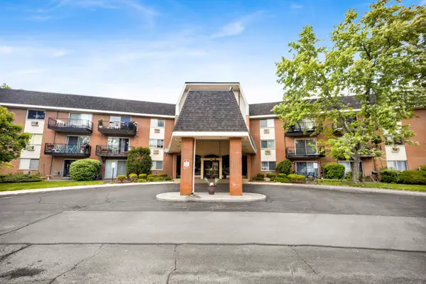1188 Royal Glen Drive #126, Glen Ellyn, IL 60137