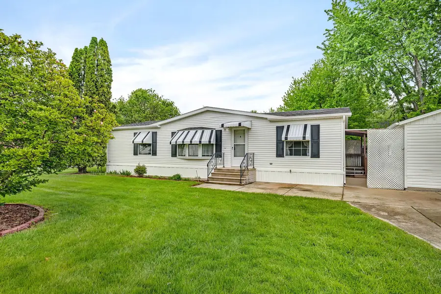 2910 E 11th Road, Ottawa, IL 61350 - #2